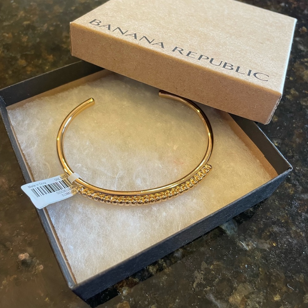 Never worn bracelet from Banana Republic with box - ready to give as a gift!